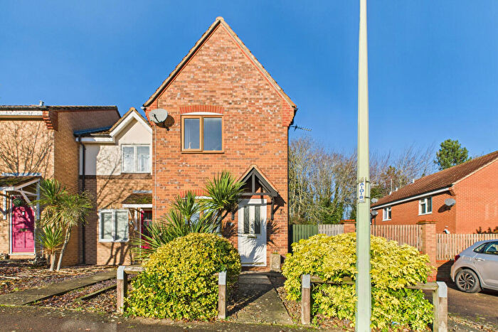 2 Bedroom House For Sale In Cumberland Avenue, Bury St Edmunds, IP32