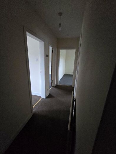 2 Bedroom Flat To Rent In Lochdochart Path, Glasgow, G34