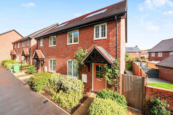 3 Bedroom Semi-Detached House To Rent In Daisy Close, Colden Common, SO21