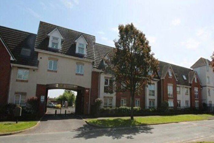 2 Bedroom Flat To Rent In Whalley Road, Manchester, M24