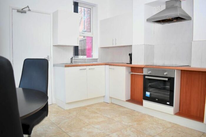5 Bedroom Property To Rent In Stanley Road, Forest Fields, NG7