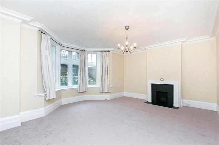 4 Bedroom Flat To Rent In Manor House, Marylebone Road, NW1