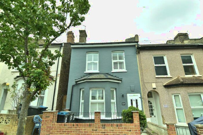 2 Bedroom House To Rent In Holmesdale Road, London, SE25
