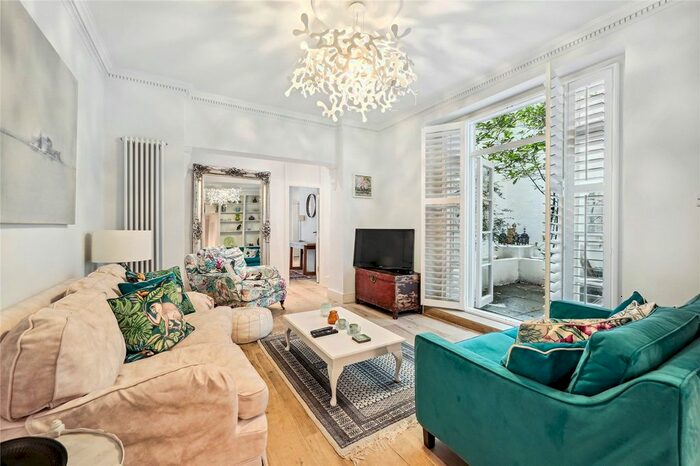 2 Bedroom Flat To Rent In Queen's Gate Gardens, London, SW7