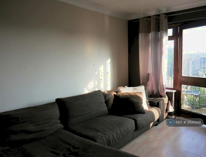 1 Bedroom Flat To Rent In Nelson House, Greenhithe, Kent, DA9