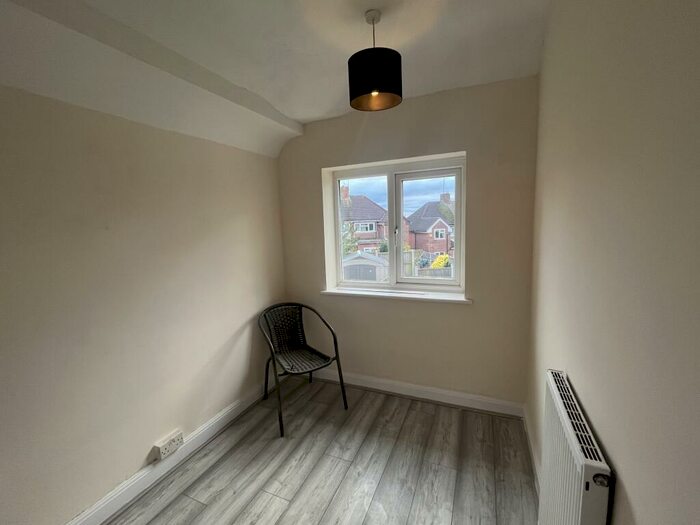 4 Bedroom House To Rent In Wolverhampton Road, Oldbury, B68
