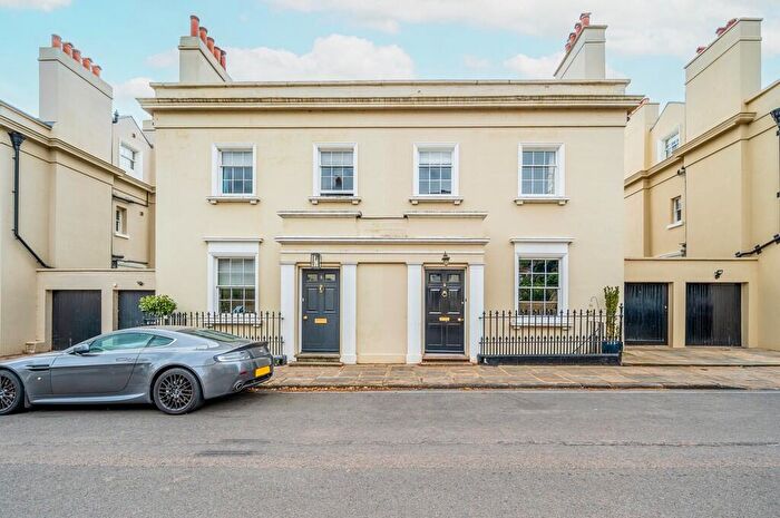 4 Bedroom Semi-Detached House For Sale In Park Terrace, The Park, NG1
