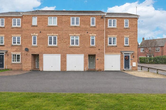 4 Bedroom Town House For Sale In Abbots Mews, Selby, North Yorkshire, YO8