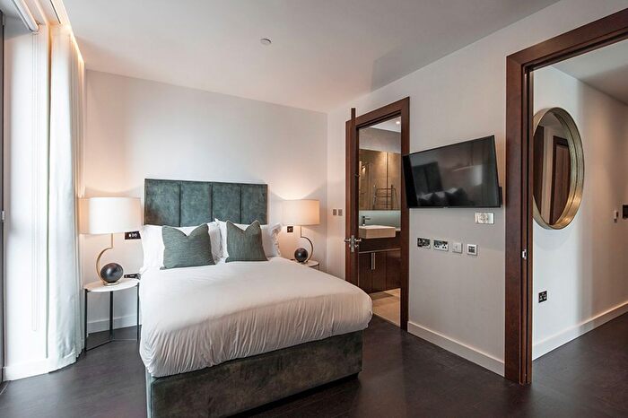 2 Bedroom Flat To Rent In Charles Clowes Walk, London, SW11