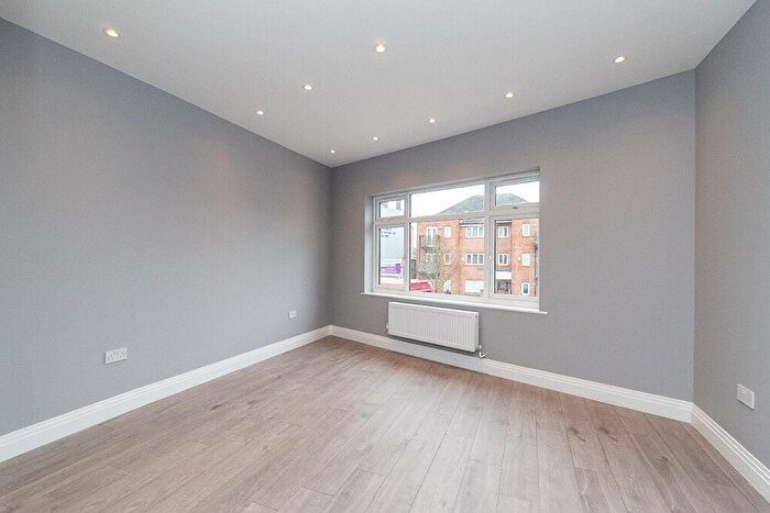 2 Bedroom Maisonette To Rent In Coldharbour Lane, Hayes, UB3