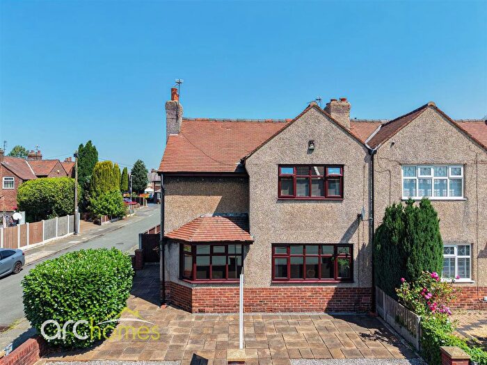 4 Bedroom Semi-Detached House For Sale In Manor Grove, Leigh, WN7