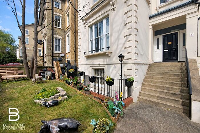 2 Bedroom Flat To Rent In Belvedere Road, London, SE19