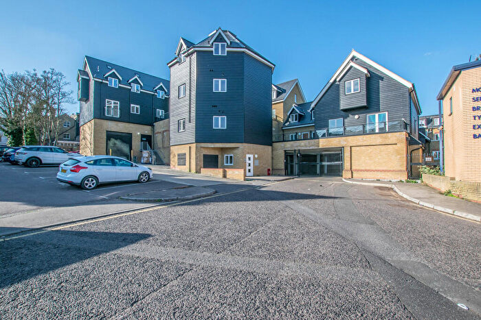 2 Bedroom Apartment To Rent In High Street, Hoddesdon, EN11