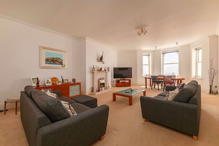 2 Bedroom Flat For Sale In Robertson Terrace, Hastings, TN34