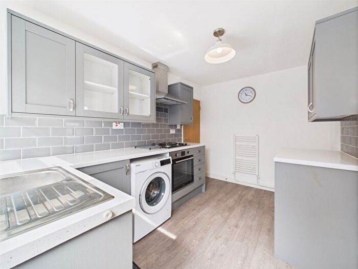 2 Bedroom Bungalow To Rent In Montfort Road, Chatham, ME5