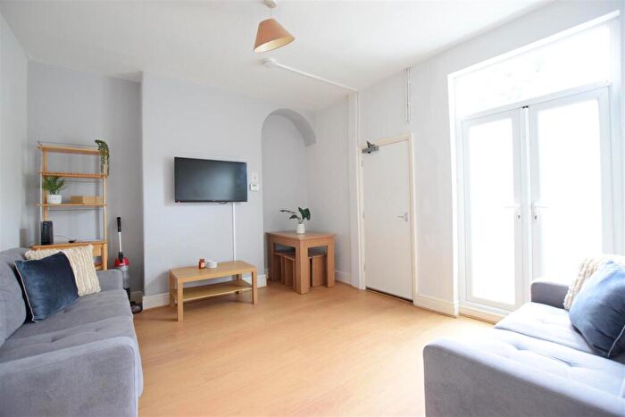 5 Bedroom Terraced House To Rent In West Parade - Student House - /, LN1