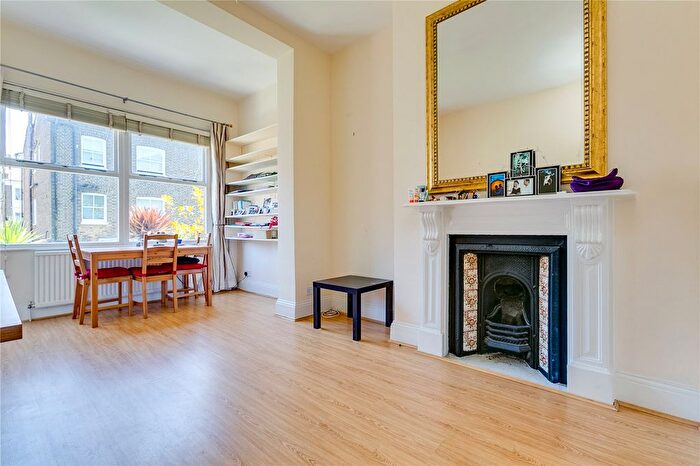 2 Bedroom Flat To Rent In Aynhoe Road, London, W14