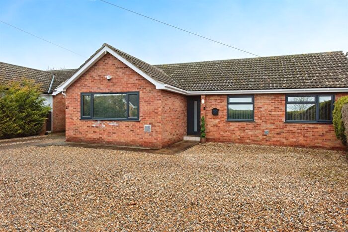 3 Bedroom Detached Bungalow For Sale In Highfields, Lakenheath, Brandon, IP27