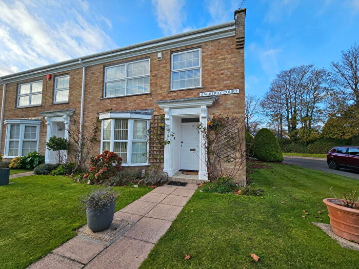4 Bedroom End Of Terrace House For Sale In Earlsdon Way, Highcliffe, Christchurch, BH23