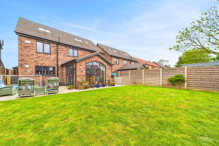 6 Bedroom Detached House For Sale In Coxes Meadow, Ulceby, North Lincolnshire, DN39