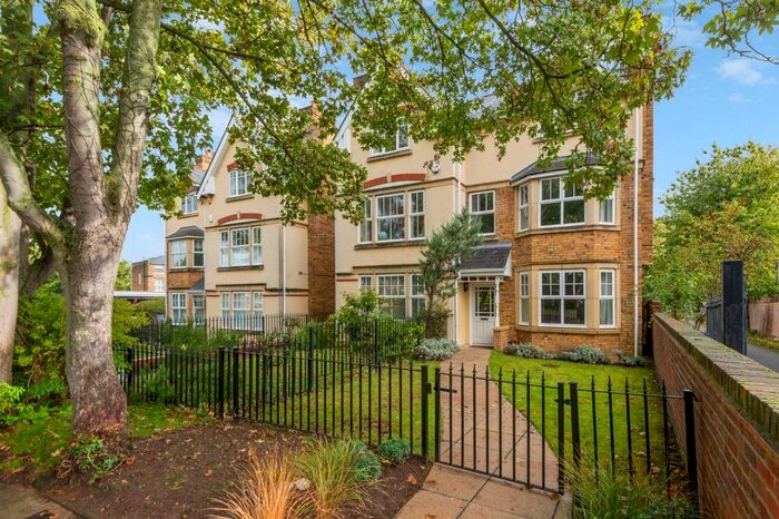 5 Bedroom Semi-Detached House To Rent In Kings Road, Richmond, Surrey, TW10