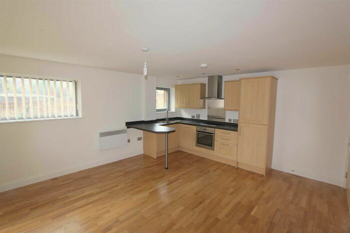 2 Bedroom Flat To Rent In Royal Mews, Southend-On-Sea, SS1