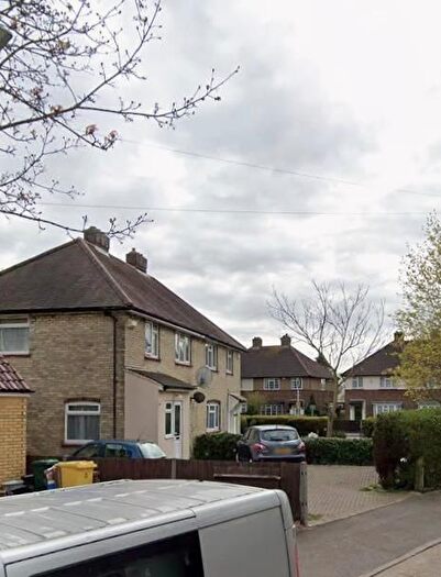 Studio To Rent In Raeburn Road, Hayes, UB4