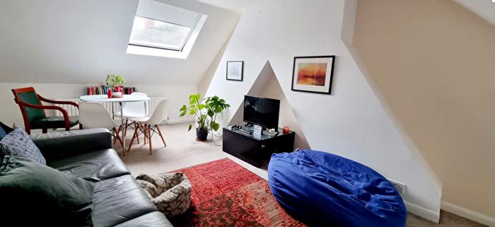 2 Bedroom Flat To Rent In Fernwood, Streatham, SW16