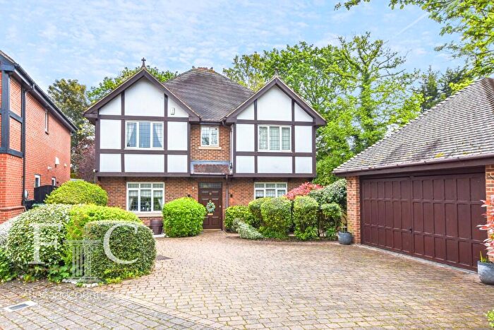 5 Bedroom Detached House For Sale In Hipkins Place, Broxbourne, EN10