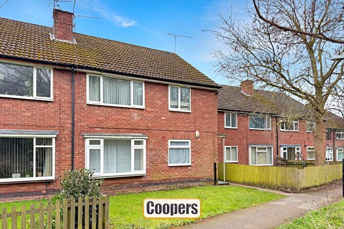 2 Bedroom Flat To Rent In Linnet Close, Willenhall, CV3