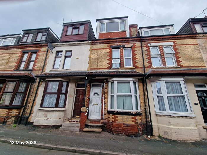 4 Bedroom Terraced House To Rent In Stanley Terrace, Leeds, LS9