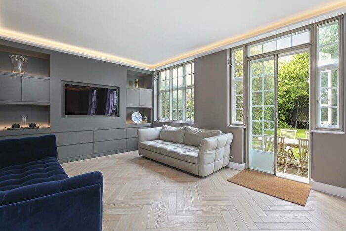 4 Bedroom Terraced House To Rent In Brim Hill, Hampstead Garden Suburb, N2