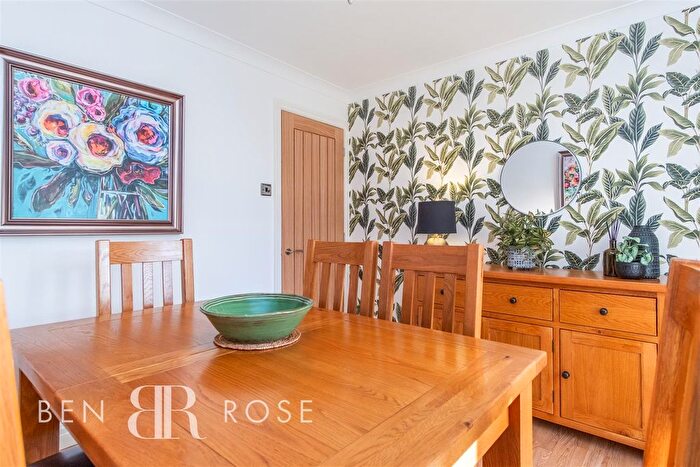 4 Bedroom Detached House For Sale In Spring Meadow, Clayton-Le-Woods, Chorley, PR25