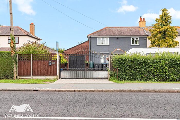 3 Bedroom Semi-detached House For Sale In Potter Street, Harlow, CM17