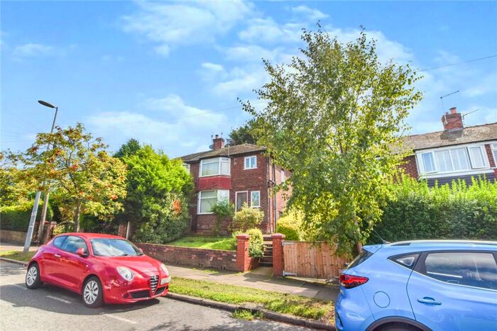 3 Bedroom Semi-Detached House To Rent In Light Oaks Road, Salford, M6