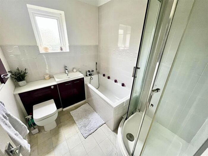 1 Bedroom Apartment For Sale In Stanley Close, Hall Green, Birmingham, B28
