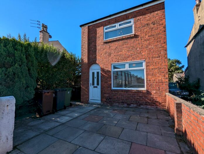 2 Bedroom Semi-Detached House To Rent In Banastre Road, Southport, Merseyside, PR8