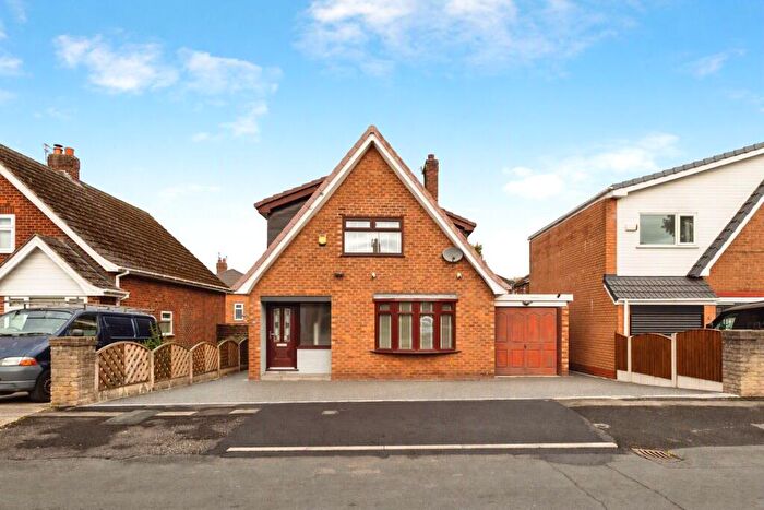 3 Bedroom Detached House For Sale In Millbrook Avenue, Denton, Manchester, Greater Manchester, M34