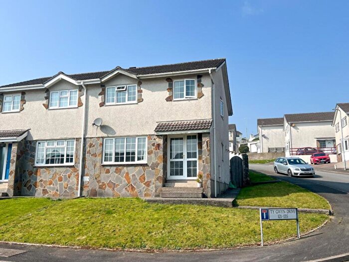 3 Bedroom Semi-Detached House For Sale In Ty Gwyn Drive, Brackla, Bridgend County Borough, CF31