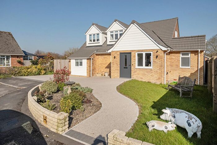 3 Bedroom Detached House For Sale In Manor Close, Urchfont, Devizes, SN10