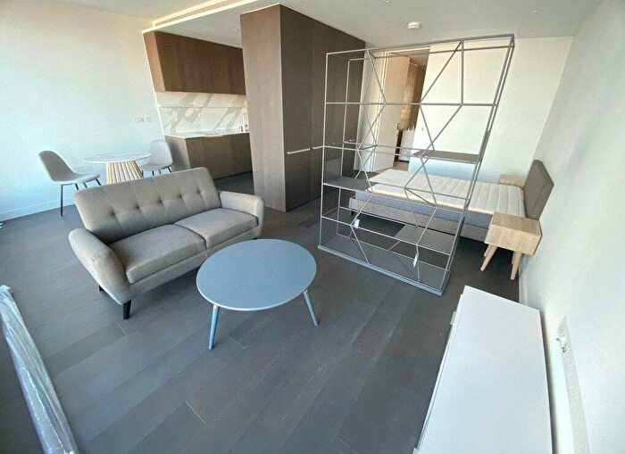 Apartment To Rent In Park Drive, London, E14