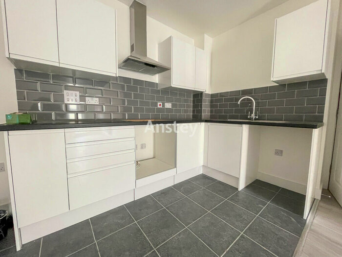 3 Bedroom Apartment To Rent In Portswood Road, Southampton, SO17