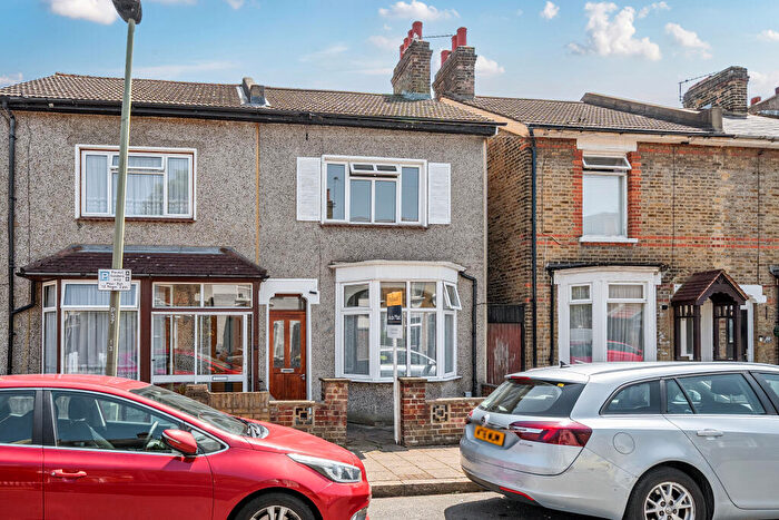 3 Bedroom Terraced House To Rent In Park End, Bromley, BR1