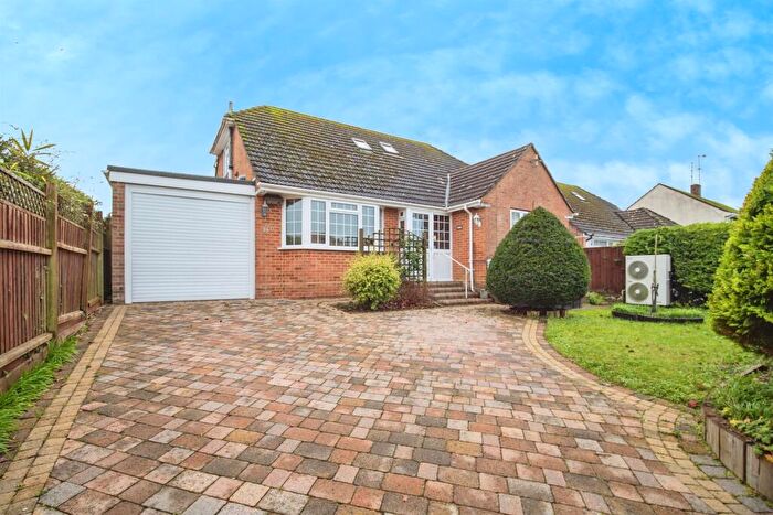 4 Bedroom Bungalow For Sale In Casterbridge Road, Dorchester, DT1