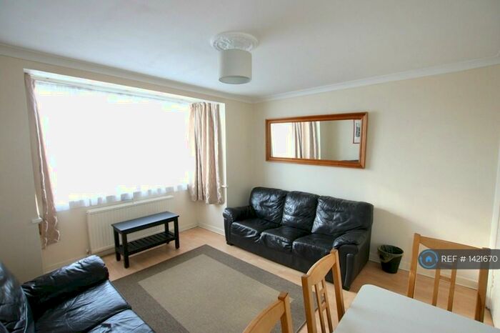 2 Bedroom Flat To Rent In Maybank Avenue, Sudbury, Wembley, London, HA0