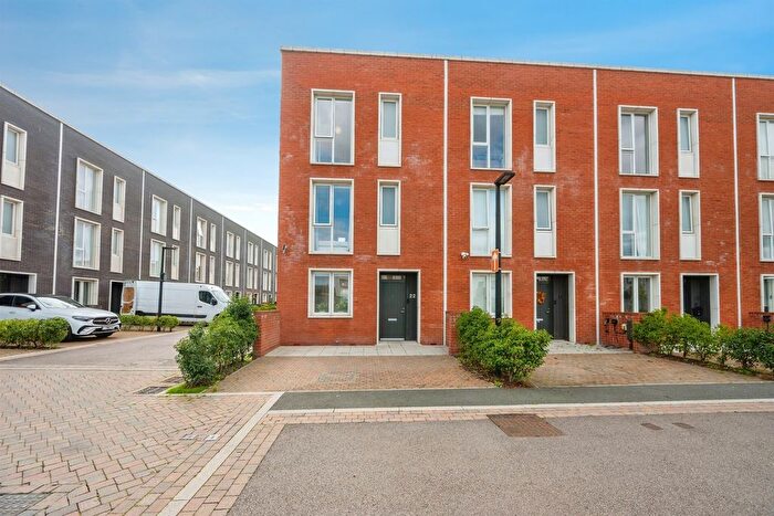 4 Bedroom Property For Sale In South Loop Square, Birmingham, B16
