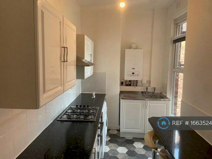 1 Bedroom Flat To Rent In Old Landsdowne Road, Manchester, M20