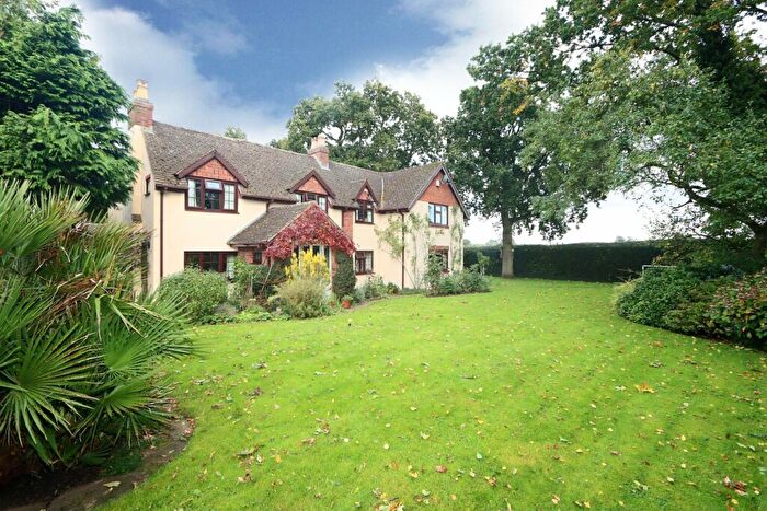 5 Bedroom Detached House For Sale In Mustow Green, Kidderminster, DY10