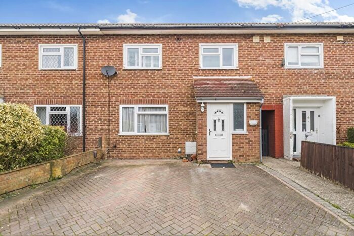 3 Bedroom Terraced House For Sale In Theale, Berkshire, RG7