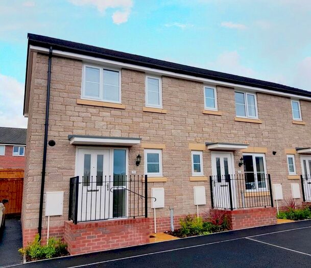 2 Bedroom Property To Rent In Clos Meredith, Brackla, Bridgend, CF35